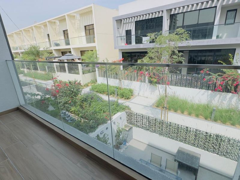 TOWNHOUSE VILLA FOR SALE — property image 1
